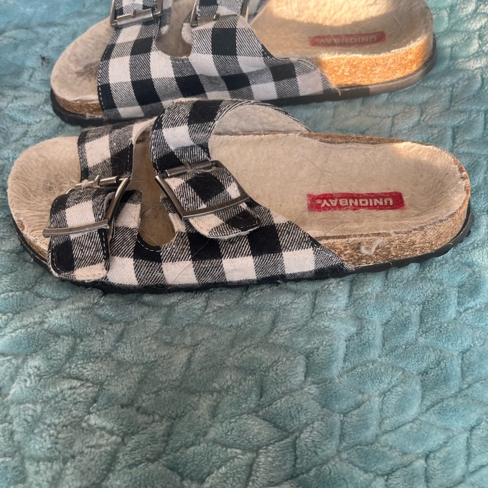 UNIONBAY Black and White Checkered Sandals
